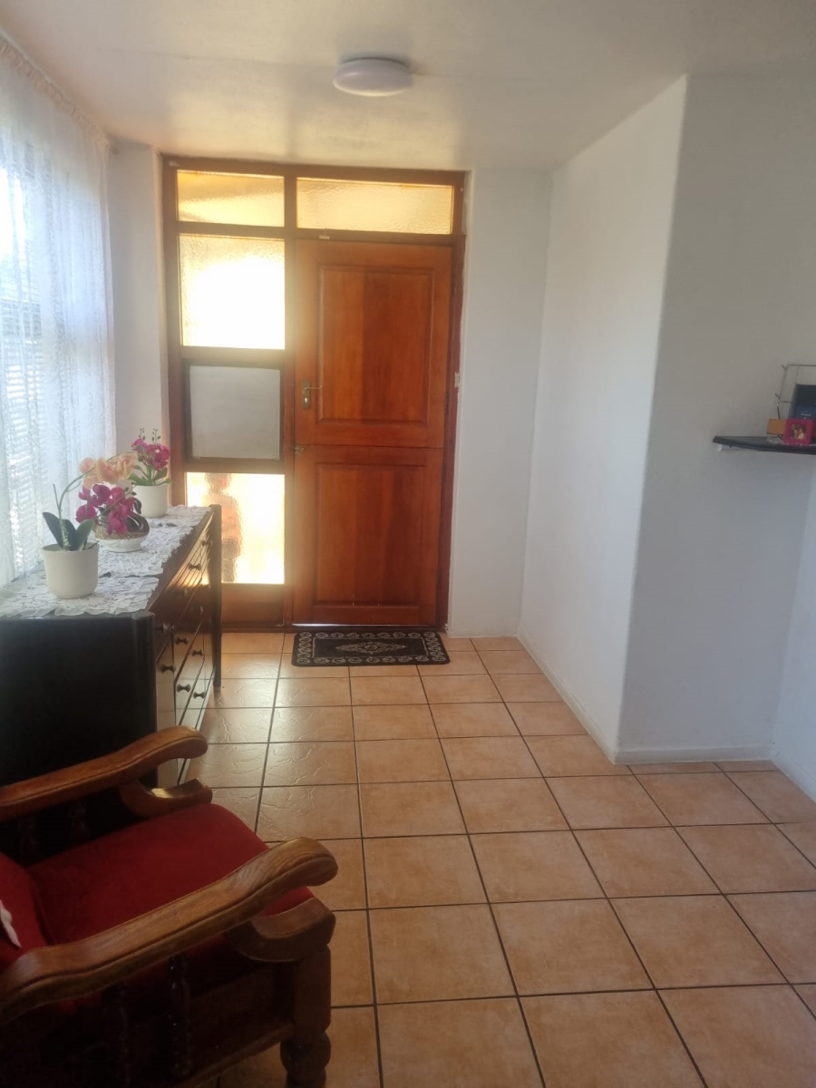 4 Bedroom Property for Sale in Goodwood Central Western Cape